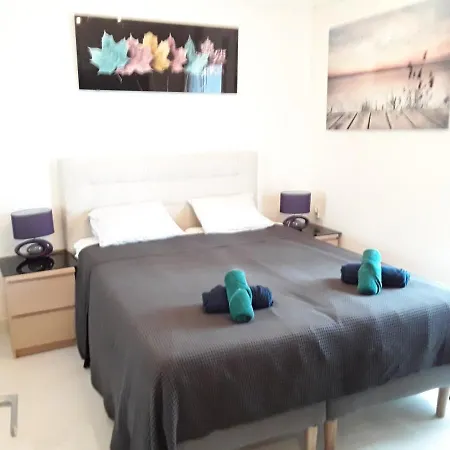 136 A First Line Sleeps 6 Apartment
